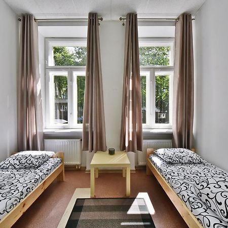 Laisves Avenue Hostel Easy Kaunas Extérieur photo