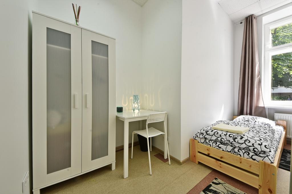 Laisves Avenue Hostel Easy Kaunas Extérieur photo